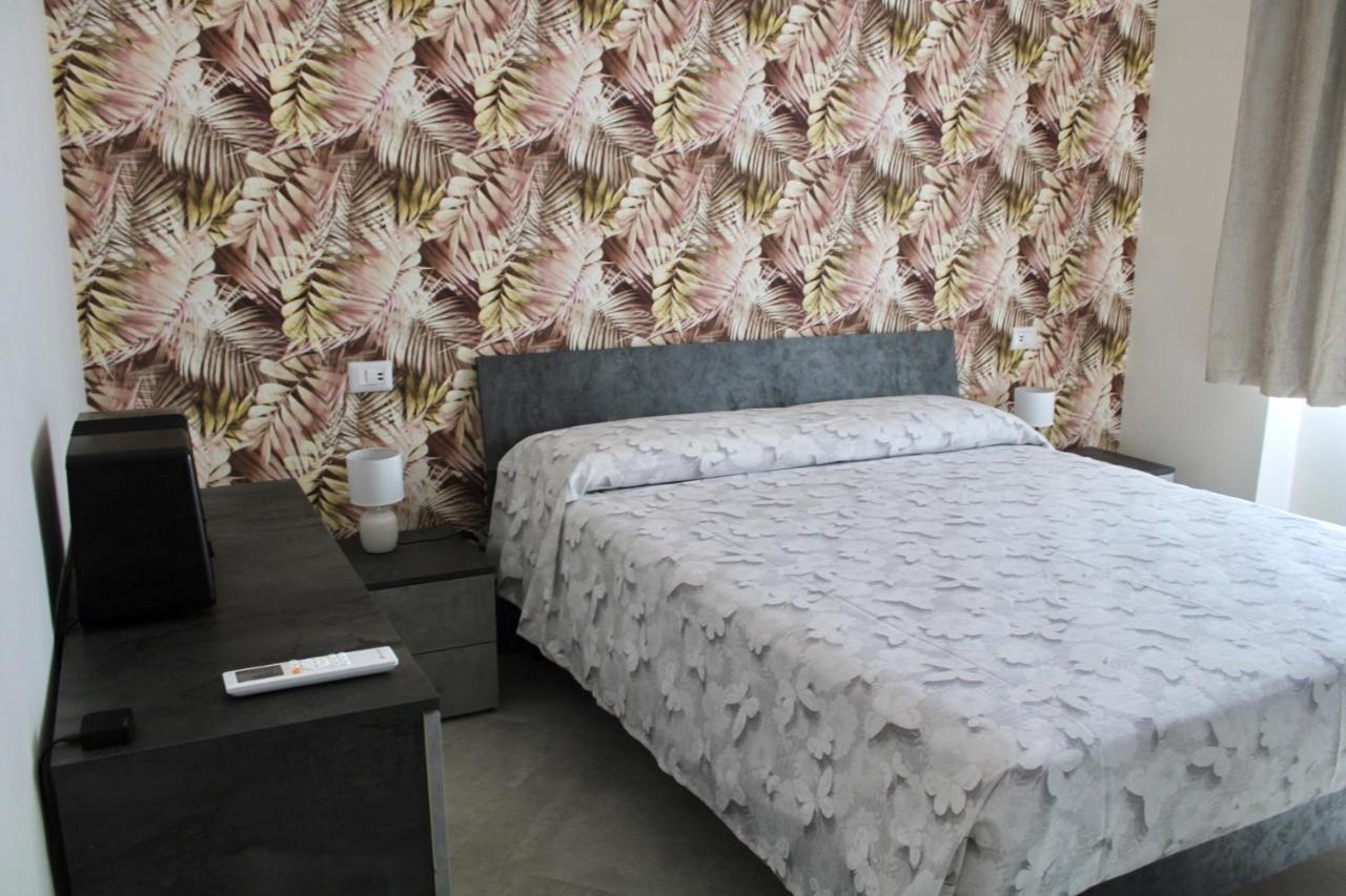 Domiziana Apartment *